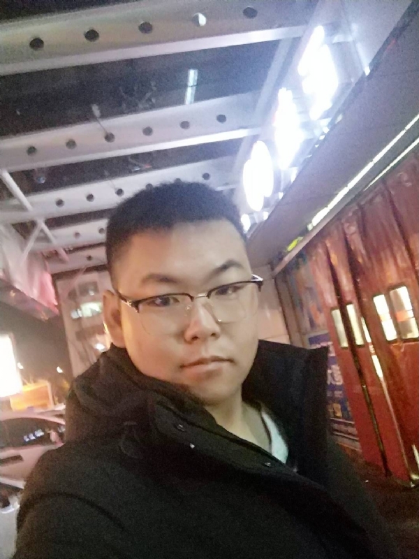 杜跃龙的第一张照片--内蒙古闪婚服务中心